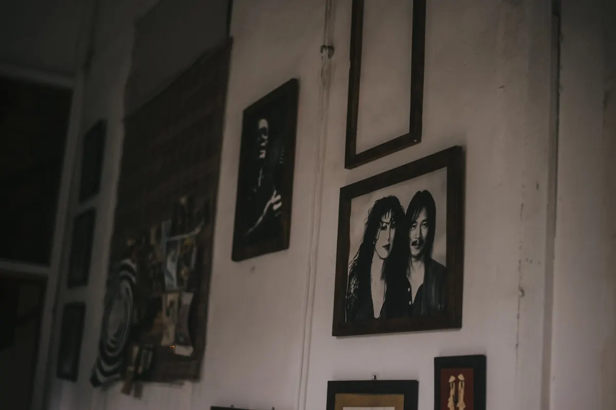 Common Mistakes Homeowners Make When Hanging Pictures (and How to Avoid Them)
